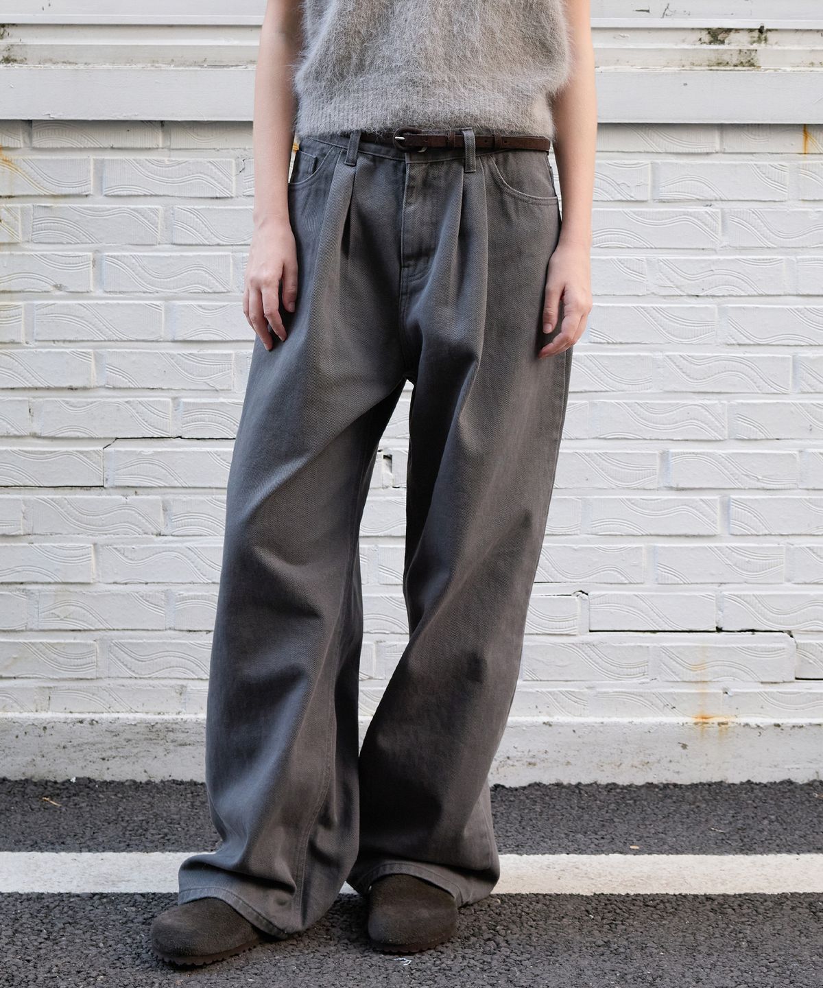르바(LEVAR) Overdyed Wide Denim - Charcoal Grey