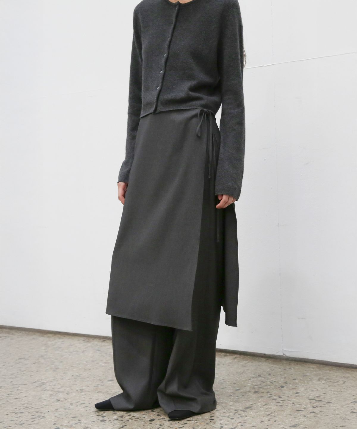 르바(LEVAR) Whenever Layered Skirt - Charcoal