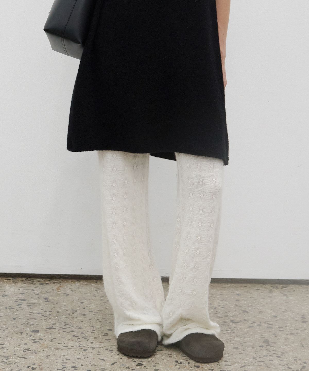 르바(LEVAR) Fuzzy Flower Layered Pants - Cream