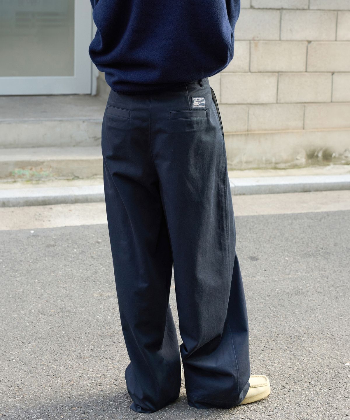 르바(LEVAR) Relaxed Cotton Chino Pants - Navy