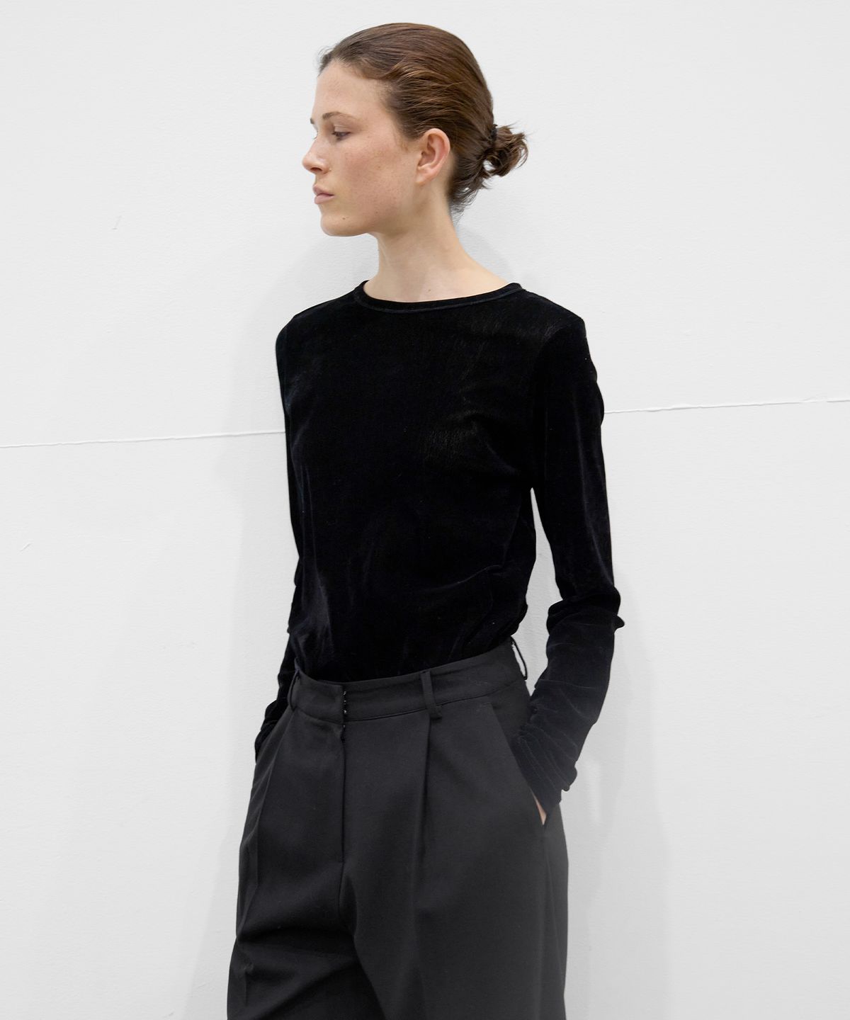 르바(LEVAR) Velvet Layered T-Shirt - Black