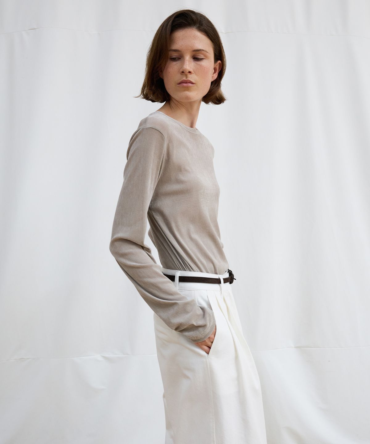 르바(LEVAR) Velvet Layered T-Shirt - Sand Grey