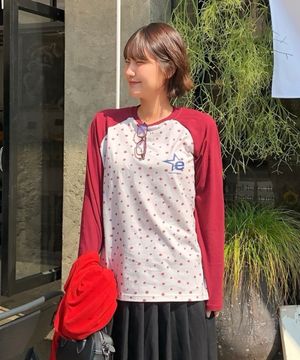 아웃라인 스타 풀프린트 롱슬리브 버건디