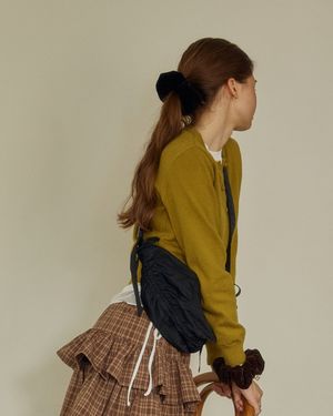 나일론 셔링 하프문 크로스백 FLOTFA3B10