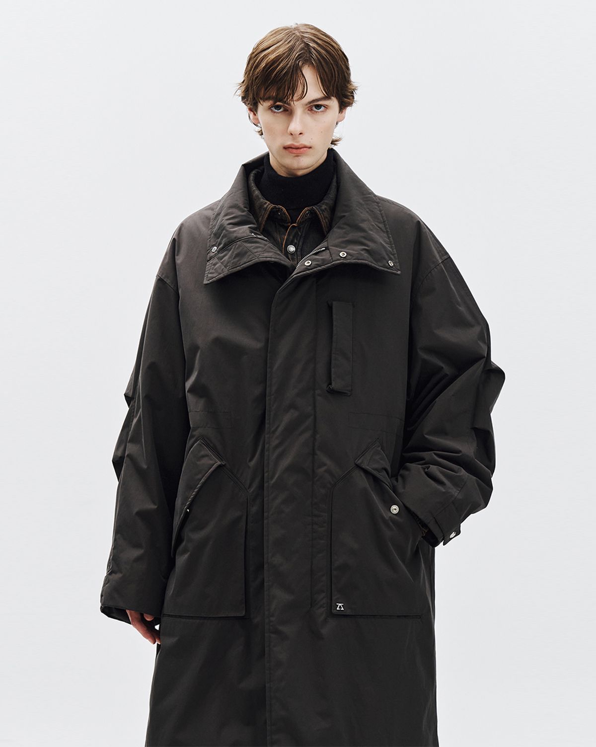 지오송지오(ZIOSONGZIO) 하이넥 롱 점퍼 카키 ZH5JP523KK