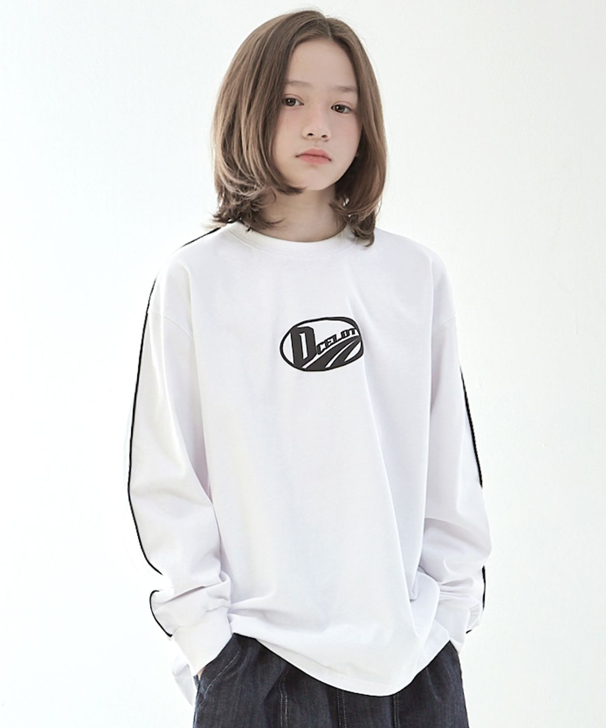 오실롯 주니어(OCELOT JUNIOR) D22 포인트로고 긴팔티셔츠 (화이트)