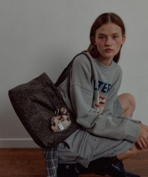 SUEDE SQUARE LEOPARD SHOULDER BAG_KHAKI