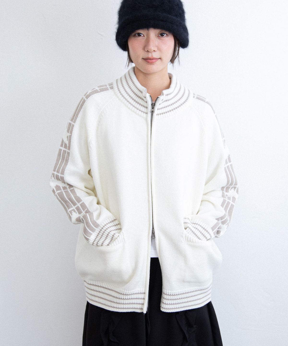 이스트쿤스트(ISTKUNST) STAR TRACK KNIT ZIP UP_IVORY(IK2FFMK684A)