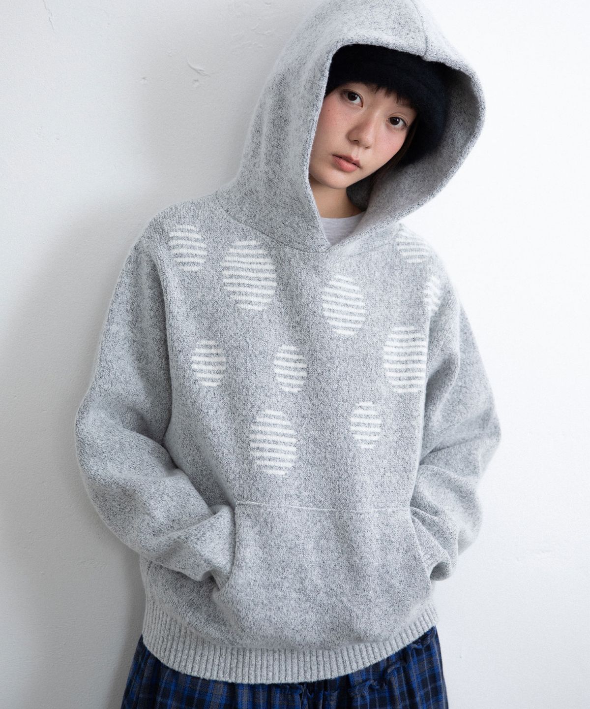이스트쿤스트(ISTKUNST) DOT KNIT HOODIE_GREY(IK2FFMK640A)
