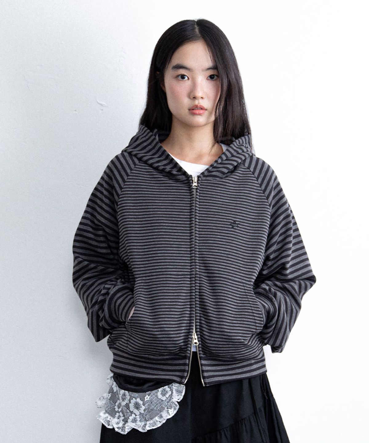 이스트쿤스트(ISTKUNST) STAR LOGO ST HOOD ZIP UP_BLACK(IK2FFFM483A)