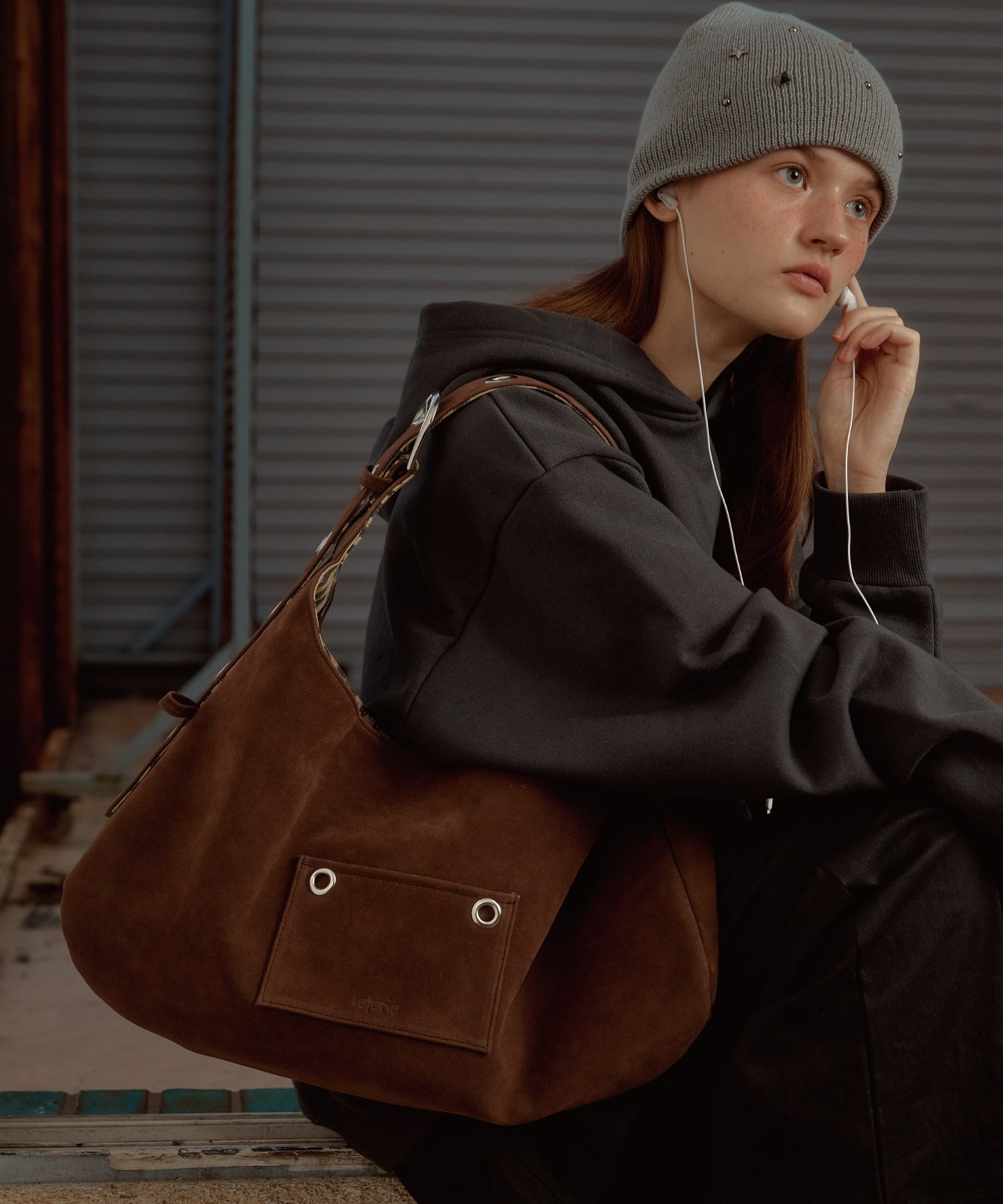 LETERIE バックルリバーシブルショルダーバッグ LETERIE (レテリー) - ショルダーバッグ | MUSINSA 公式