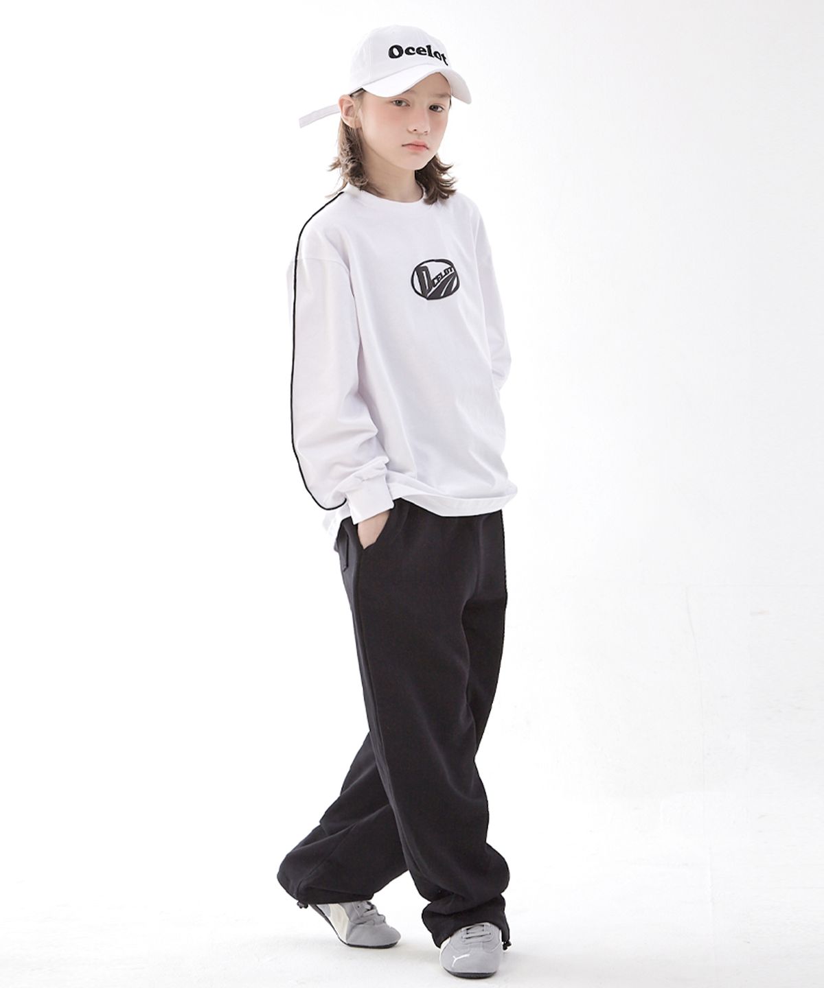 오실롯 주니어(OCELOT JUNIOR) [SET] 포인트로고 + 일자 스웻팬츠 (화이트/블랙)