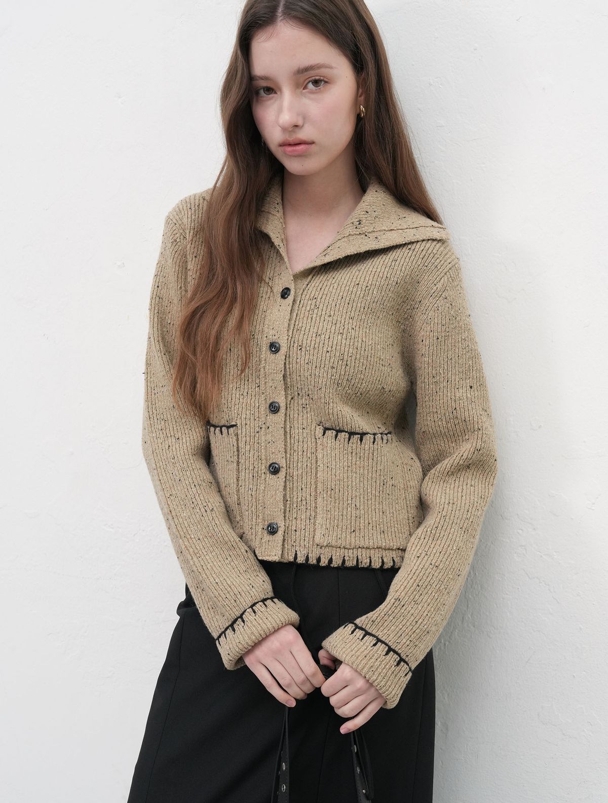 제너럴아이디어(GENERALIDEA) 빈티지 스티치 하이넥 카라 가디건 [BEIGE] / WBE3L04516