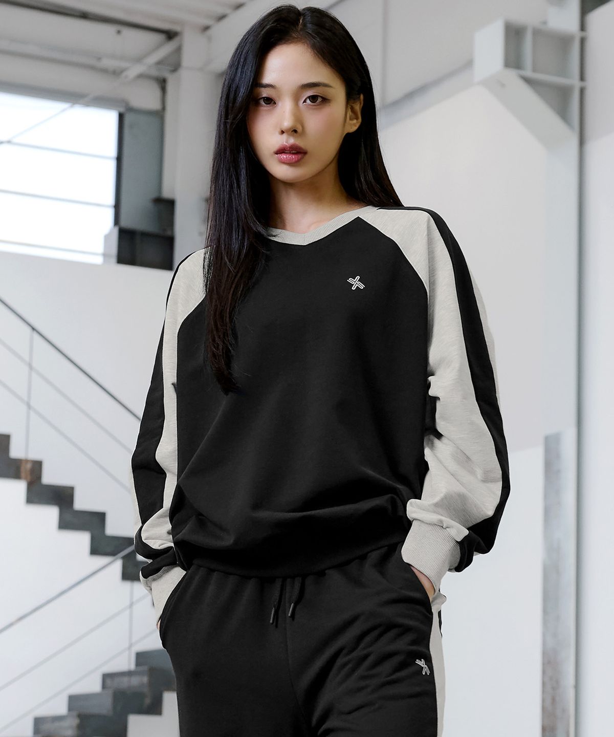 젝시믹스(XEXYMIX) 스포티 트랙 스웨트 셔츠 XFK3TL1115