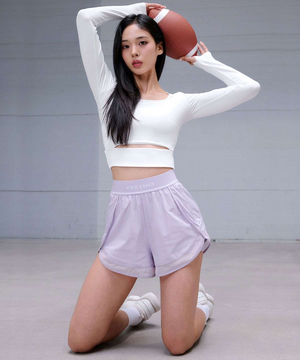 젝시믹스(XEXYMIX) 컴포트 스퀘어넥 컷아웃 롱슬리브 XFK3TL1004