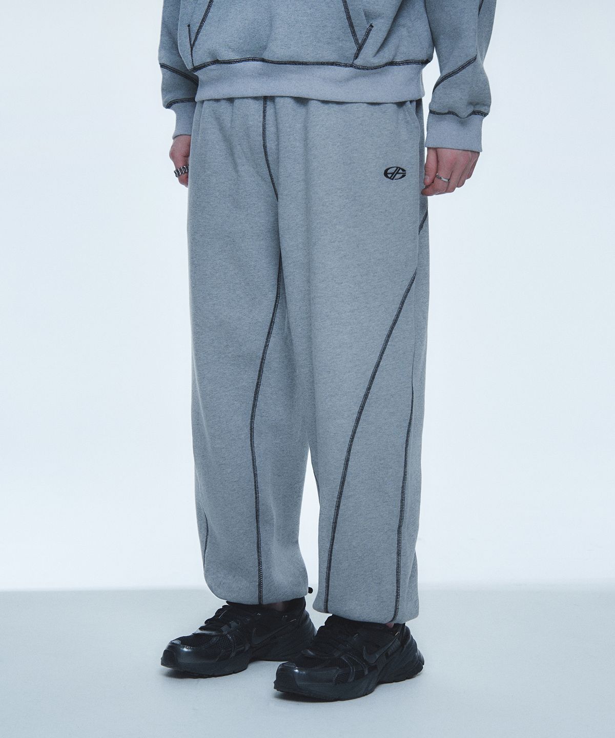 현피트(HYUNFIT) COVERSTITCH LINE SWEATPANTS-[GRAY]