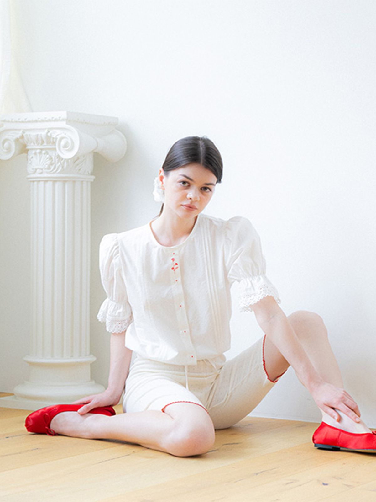 소르디(SORDI) Flower Blouse_white