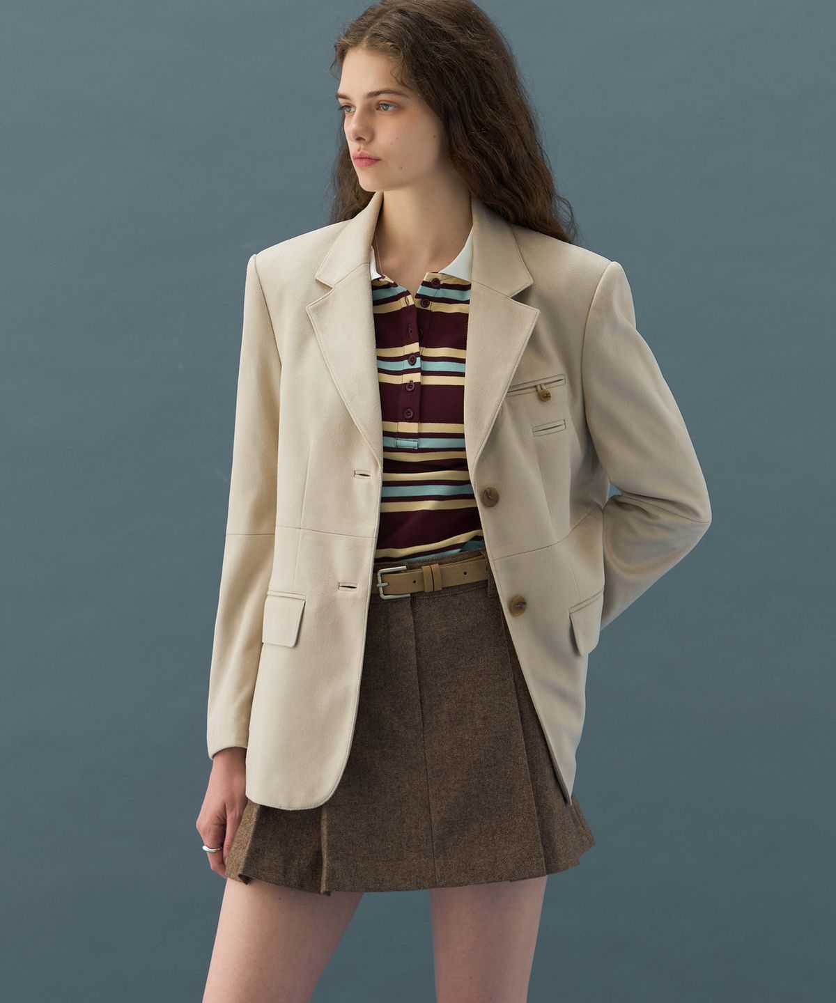 드로우핏 우먼(DRAWFIT WOMEN) 더블 웰트 스웨이드 싱글 블레이저 [ASH CREAM]