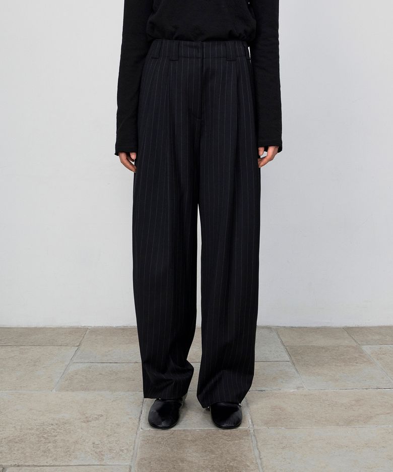 WOOL DOUBLE PLEATED WIDE PANTS (BLACK)