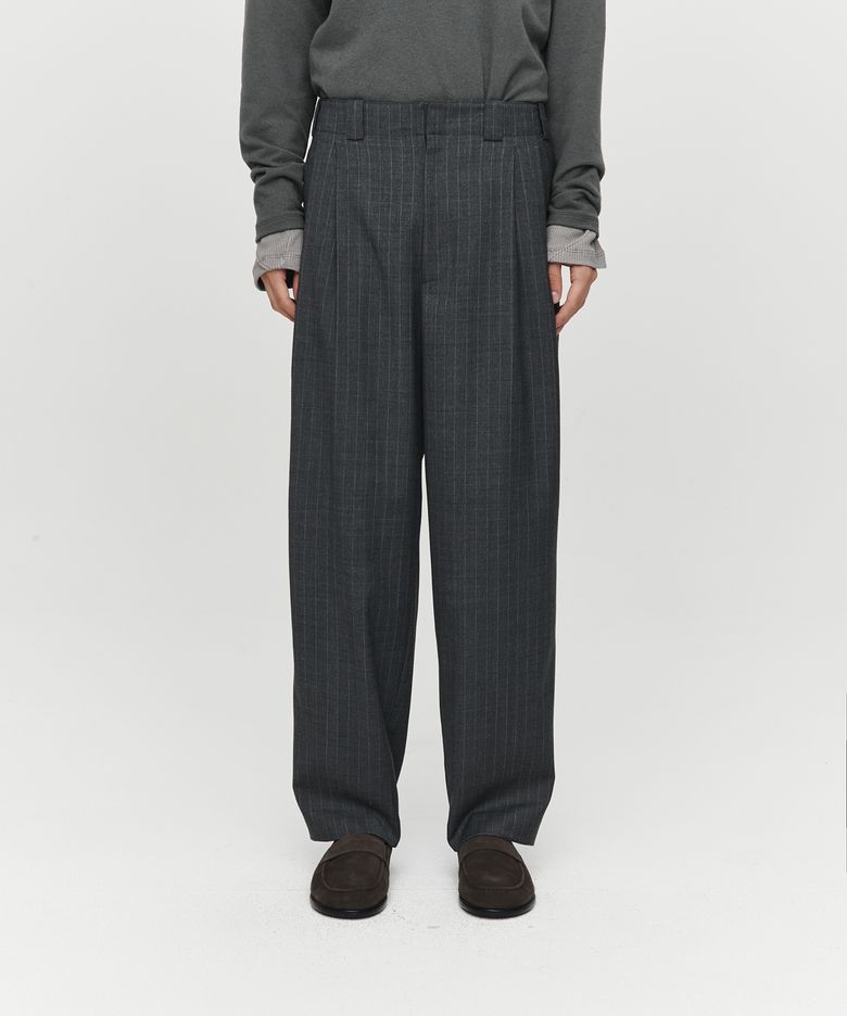 WOOL DOUBLE PLEATED STRIPE PANTS (CHARCOAL)