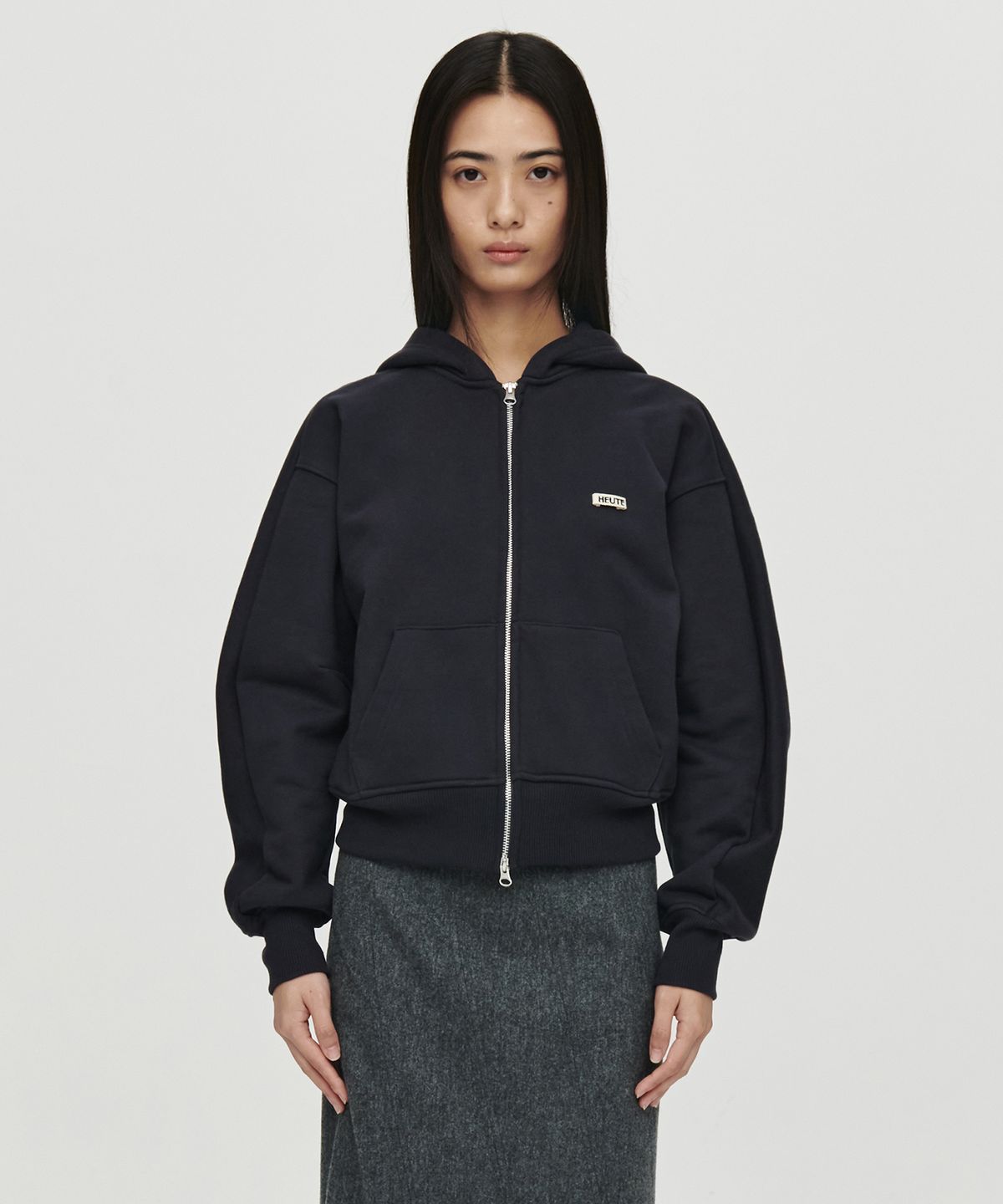 호이테(HEUTE) HET SIGNATURE HOODIE ZIP-UP (DARK GREY)