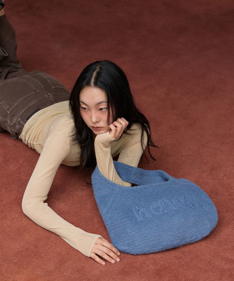 mini wool pebble bag (BL)