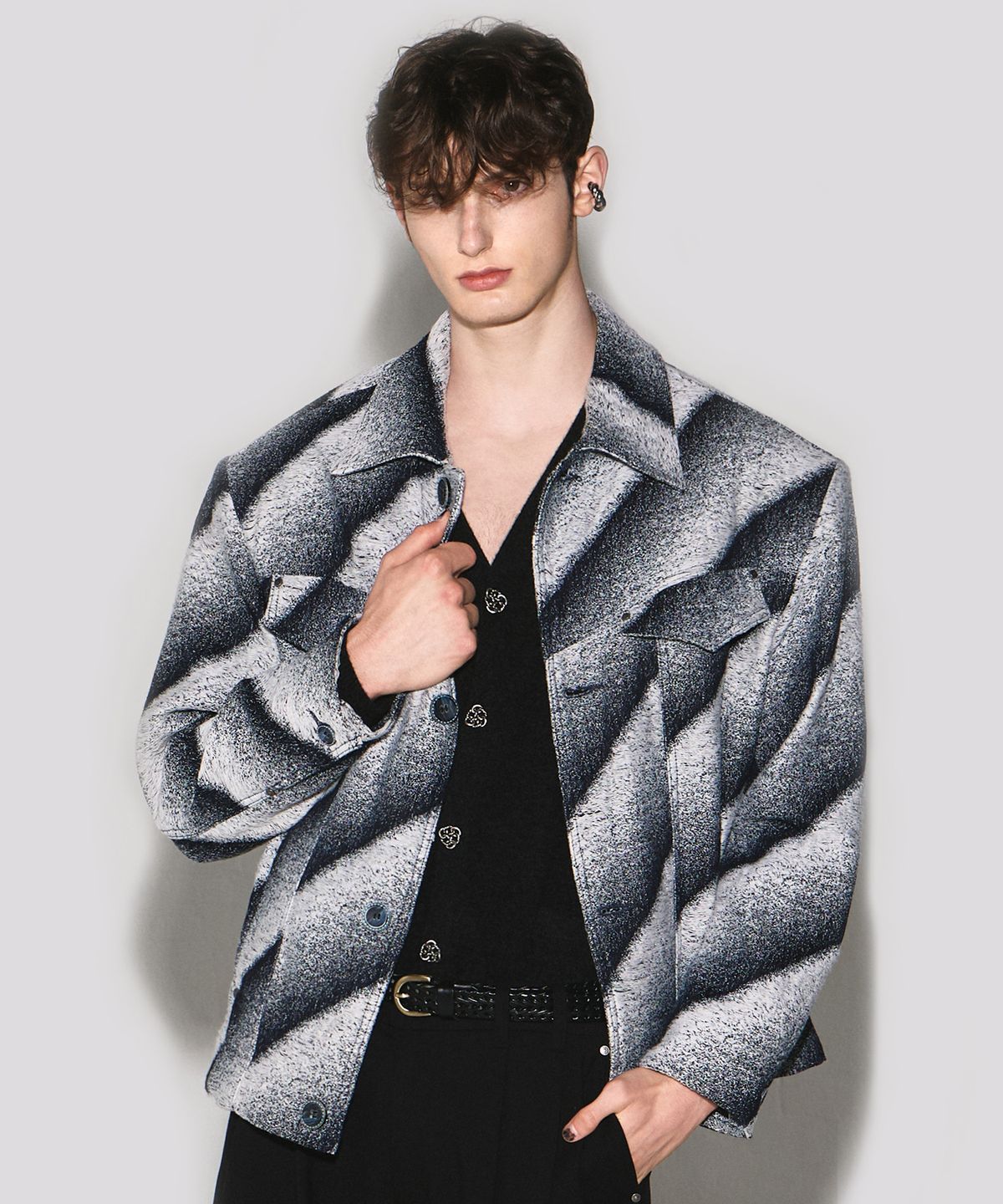 웨슬리 휴스턴(WESLEYHYUSTON) Sanderson rough denim jacket blue