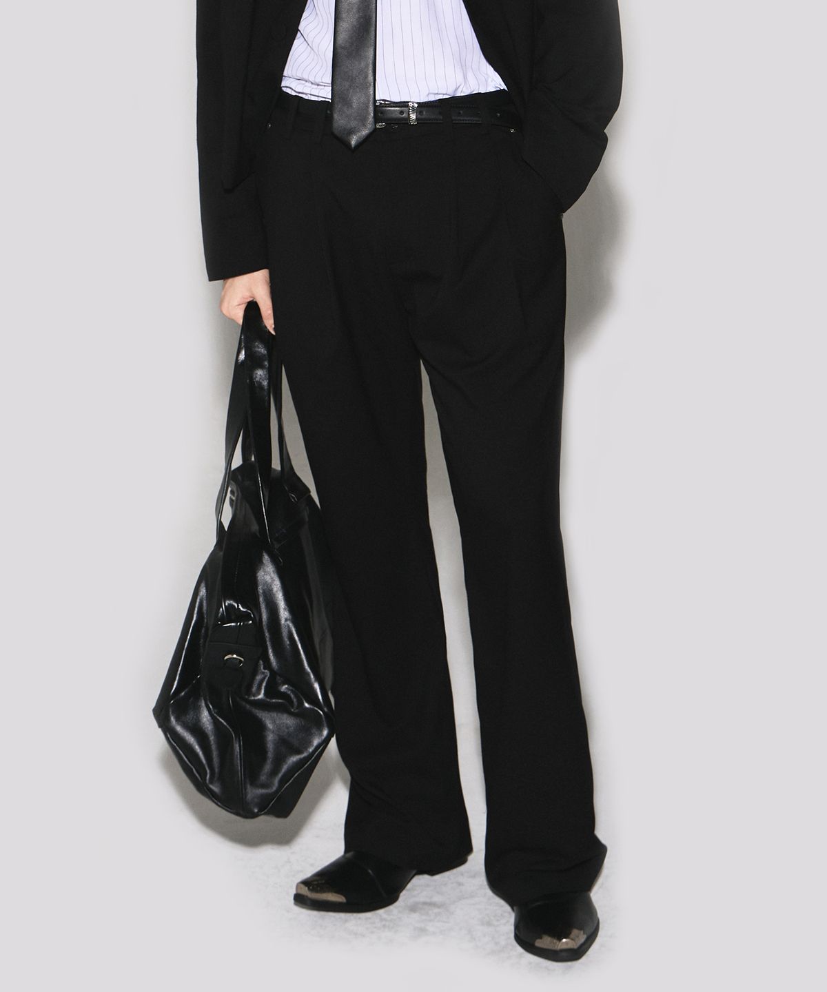 웨슬리 휴스턴(WESLEYHYUSTON) Windsor wool boots cut slacks black