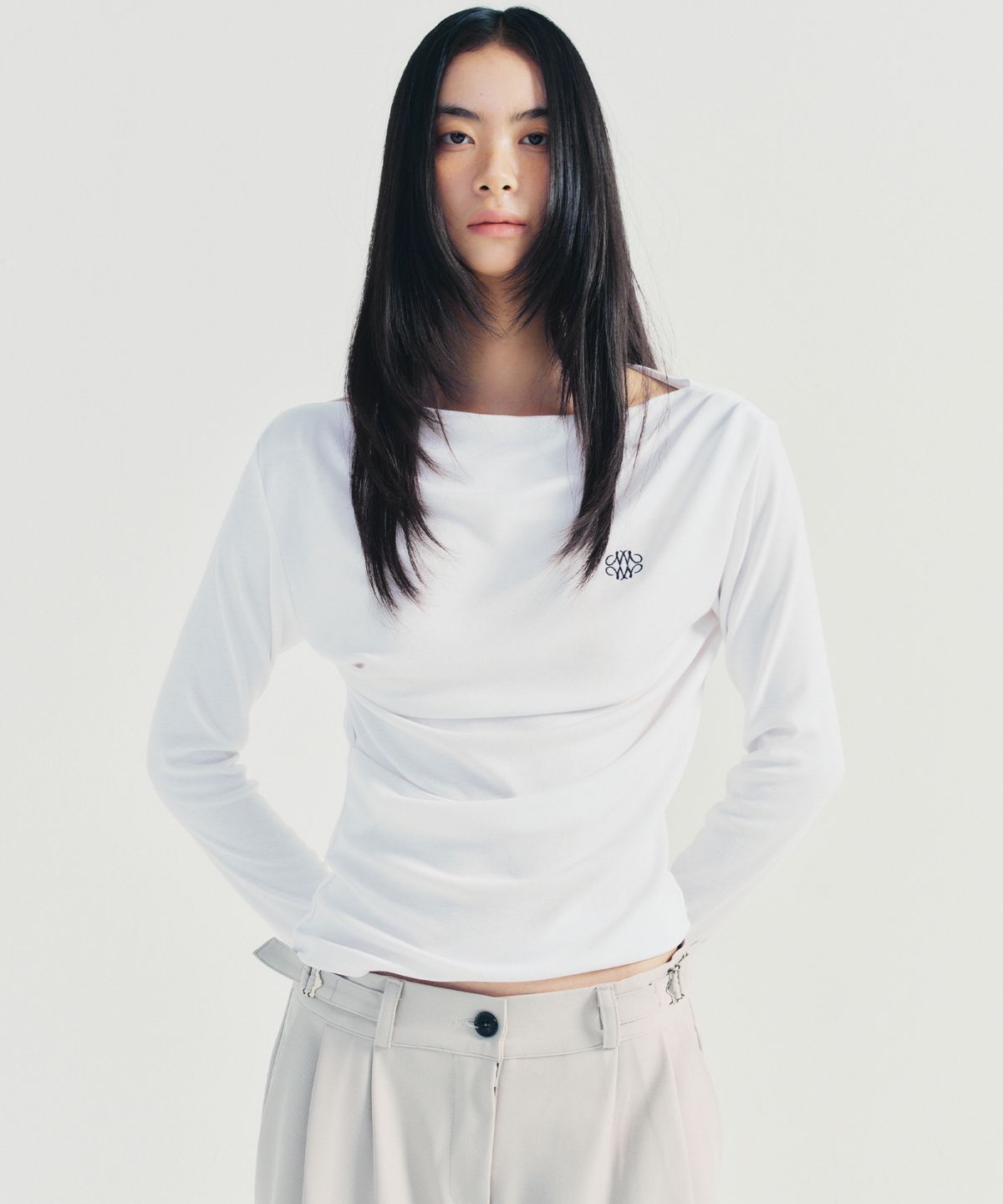 닉앤니콜(NICK&NICOLE) SHIRRING DRAPE BOAT NECK TOP_IVORY