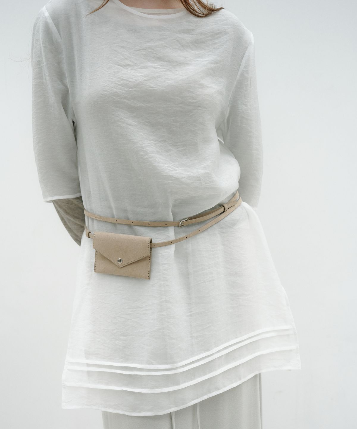로우타이드(LOW TIDE) SUEDE LONG BELT BAG [BEIGE]