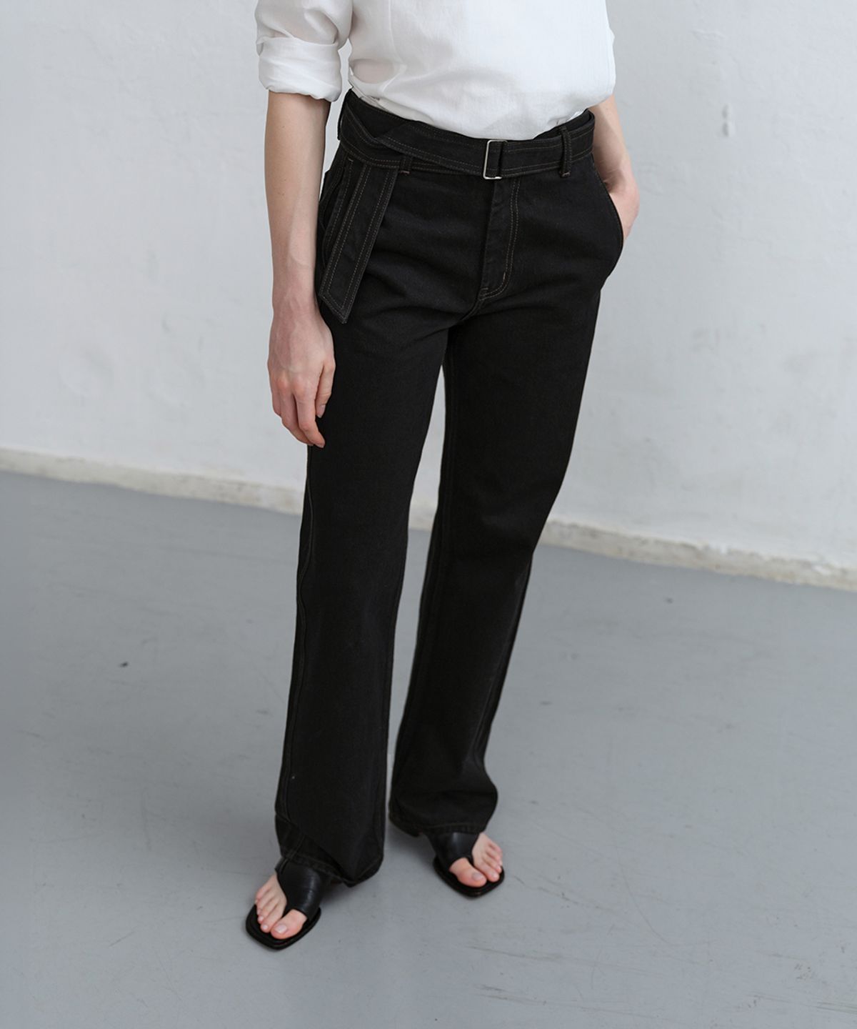 로우타이드(LOW TIDE) STITCHED BELT COTTON PANTS [BLACK]