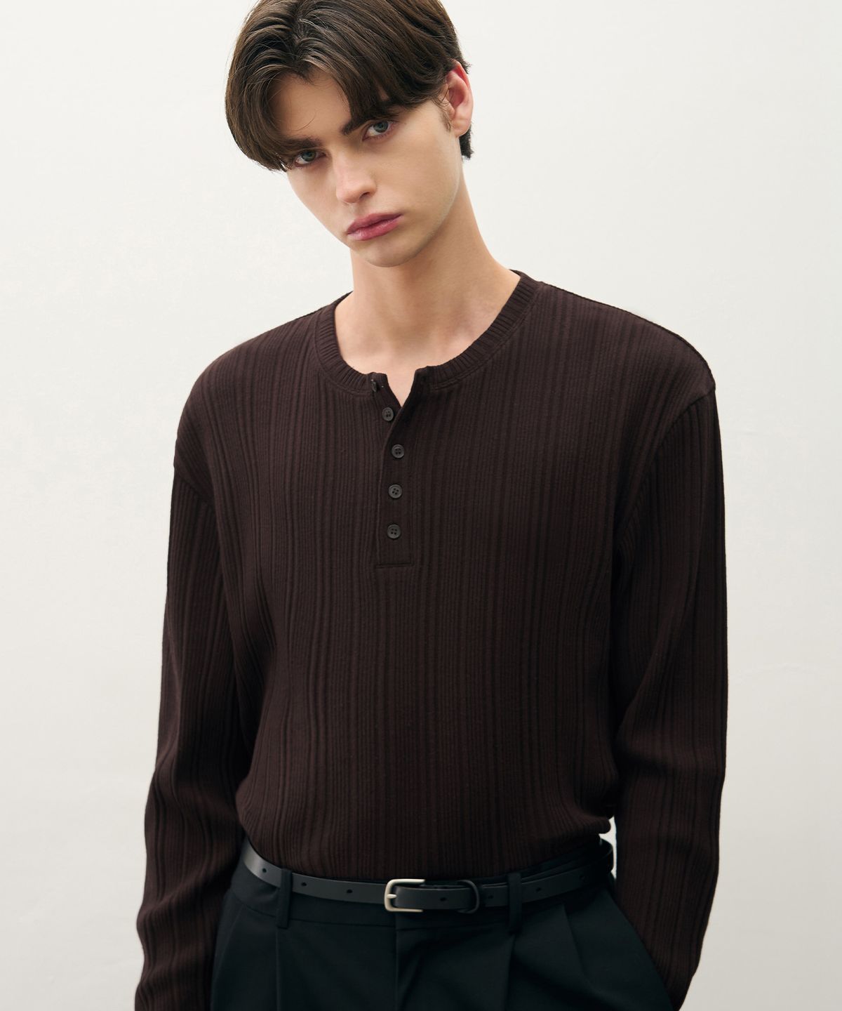 드로우핏(DRAW FIT) 리브드 헨리넥 티셔츠 [BROWN]