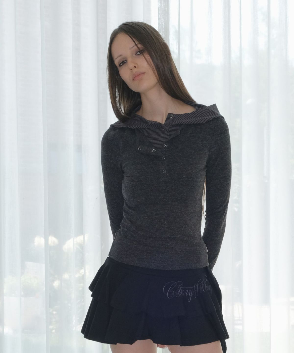 오디너리 홀리데이(ORDINARY HOLIDAY) LAYERED SLIM HOODIE [CHARCOAL]