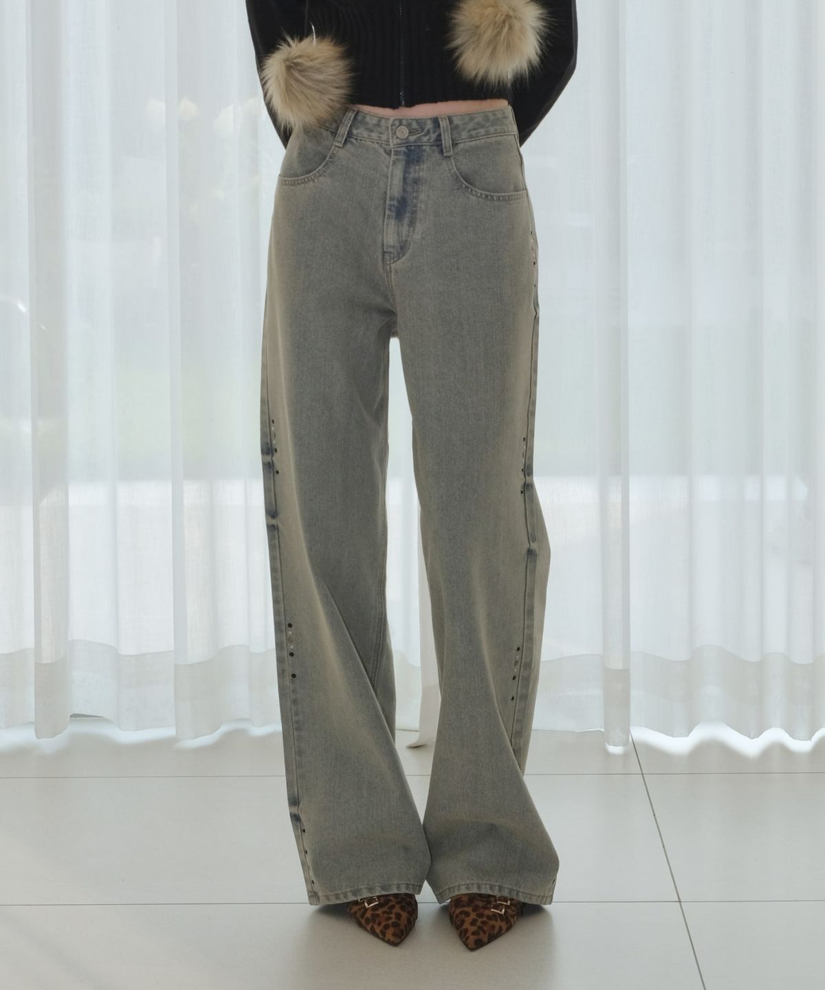 오디너리 홀리데이(ORDINARY HOLIDAY) STUDDED DENIM WIDE PANTS [SKY BLUE]