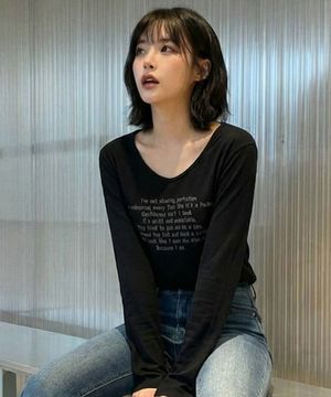 컨피던스 브이넥 롱 슬리브 블랙