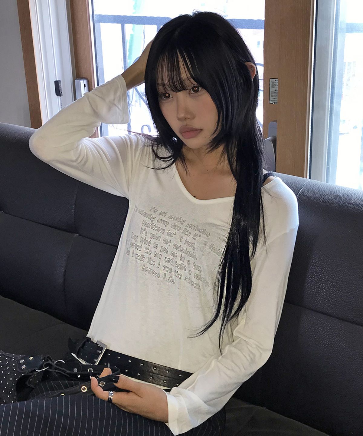 칙스(CHICKS) 컨피던스 브이넥 롱 슬리브 화이트