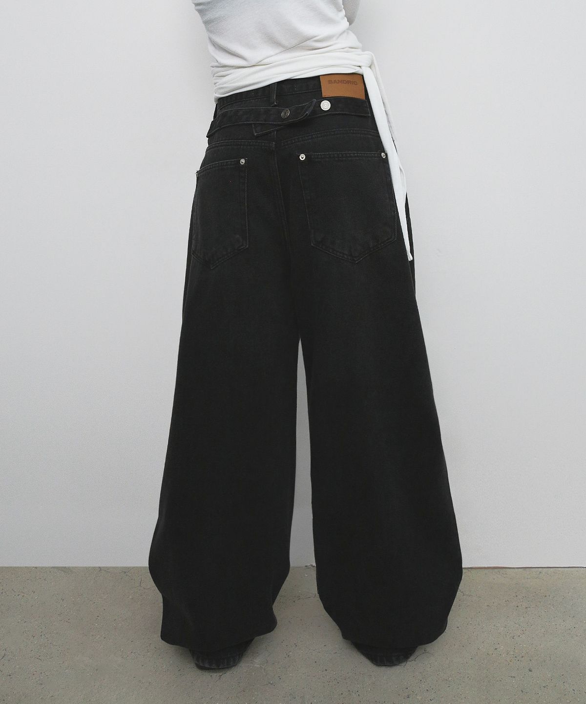 샌드릭(SANDRIC) OVERFIT BALLOON PANTS_BLACK