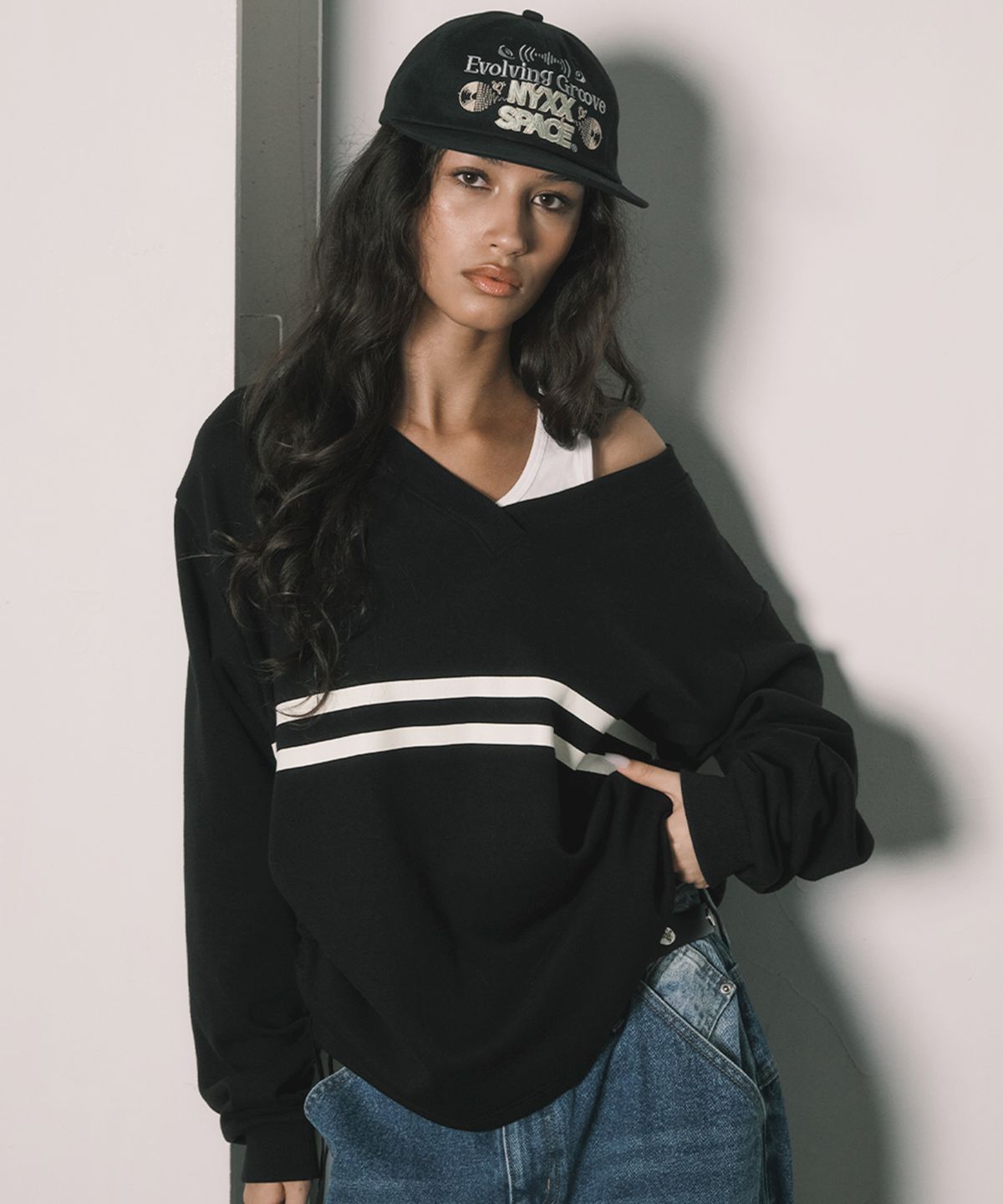 엔와이엑스엑스(NYXX) COZY V-NECK L/S BLACK