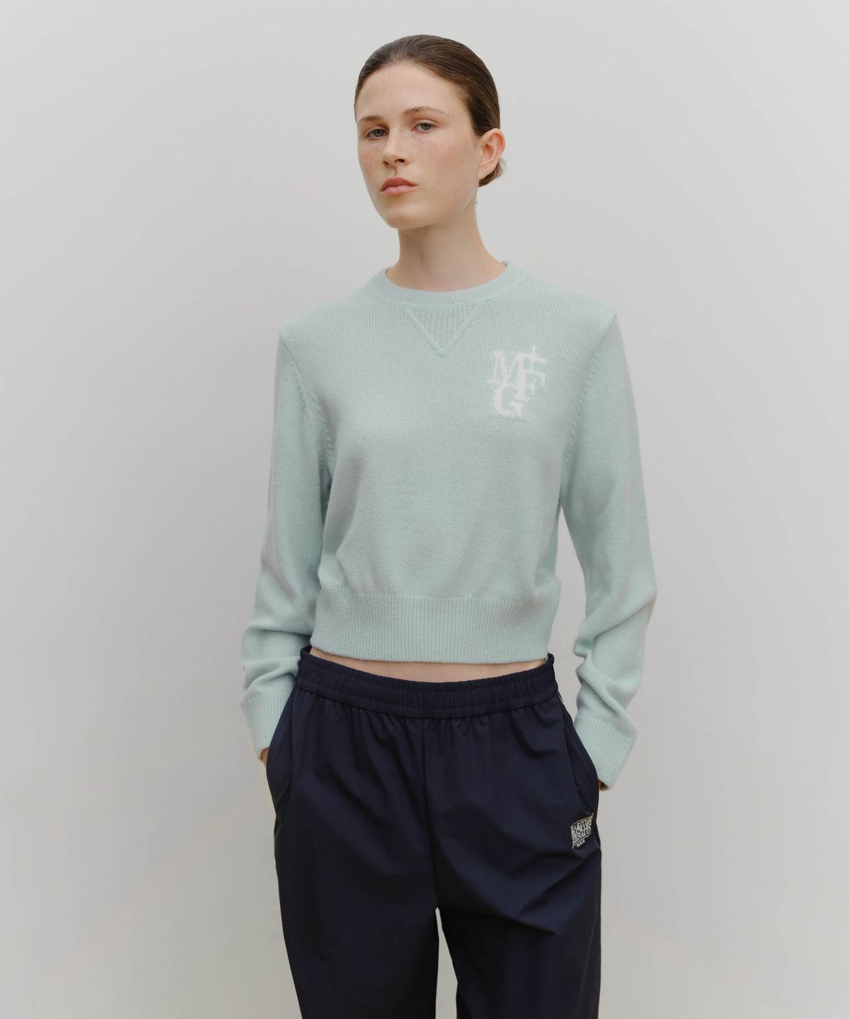 마리떼 스포츠(MARITHÉ SPORT) MARITHE SPORT W M+FG LOGO CROP PULLOVER sky blue