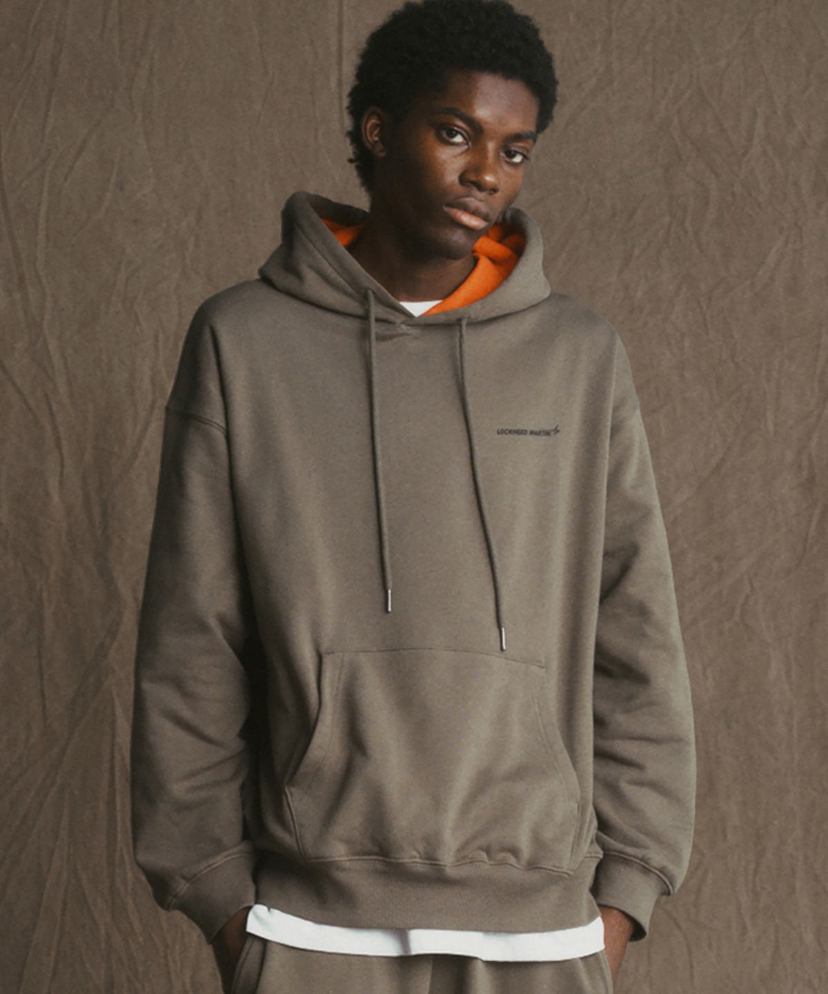 록히드마틴(LOCKHEED MARTIN) LM LOGO HOOD COLOR BLOCK TS (KHAKI)