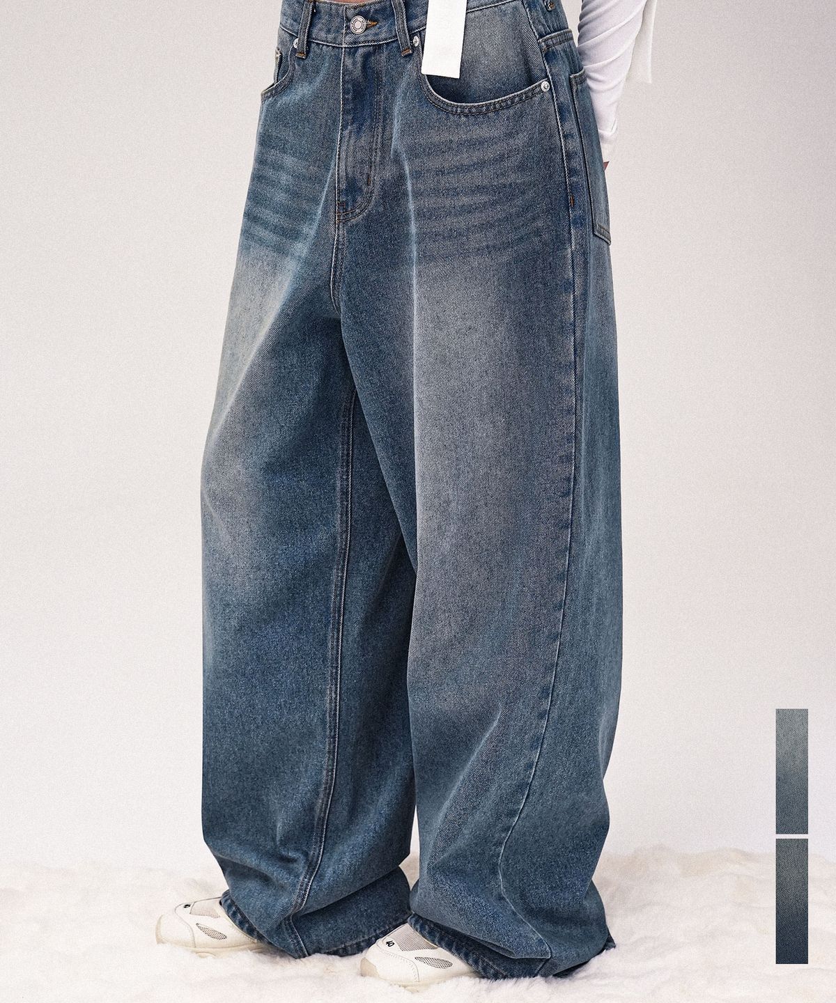 어반드레스(AVANDRESS) Vintage Front Washed Wide Denim Pants_2Colors