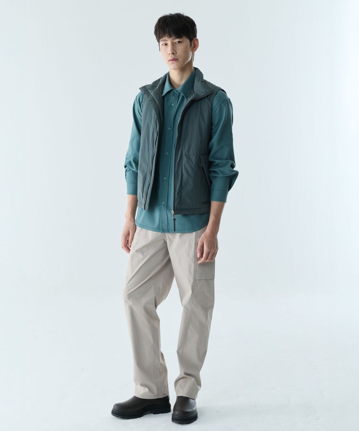 에이글(Aigle) 남성 워터프루프 패딩 베스트 AAW25MOUI004URB