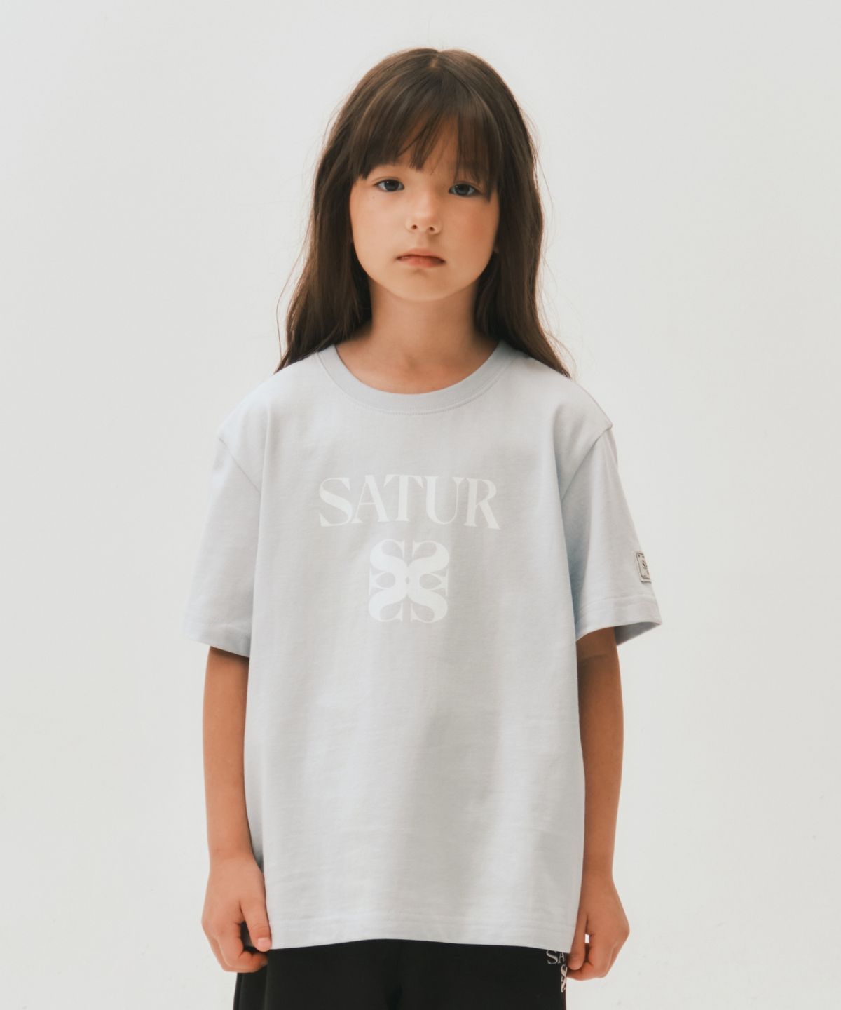 세터 키즈(SATUR KIDS) (K) 클래식 로고 반팔 티셔츠 아이스 블루