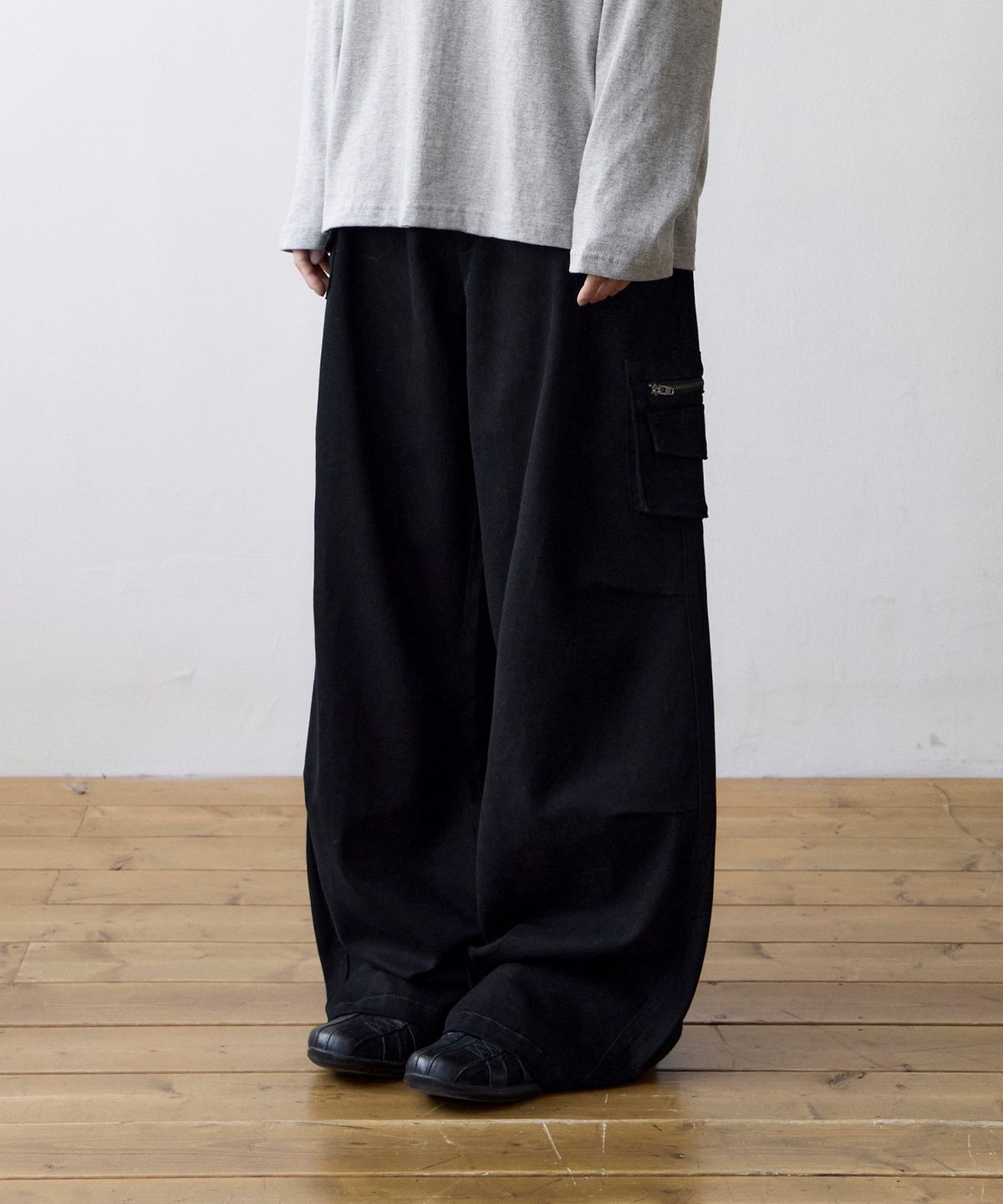 더콜디스트모먼트(THE COLDEST MOMENT) TCM double pocket pants (black)