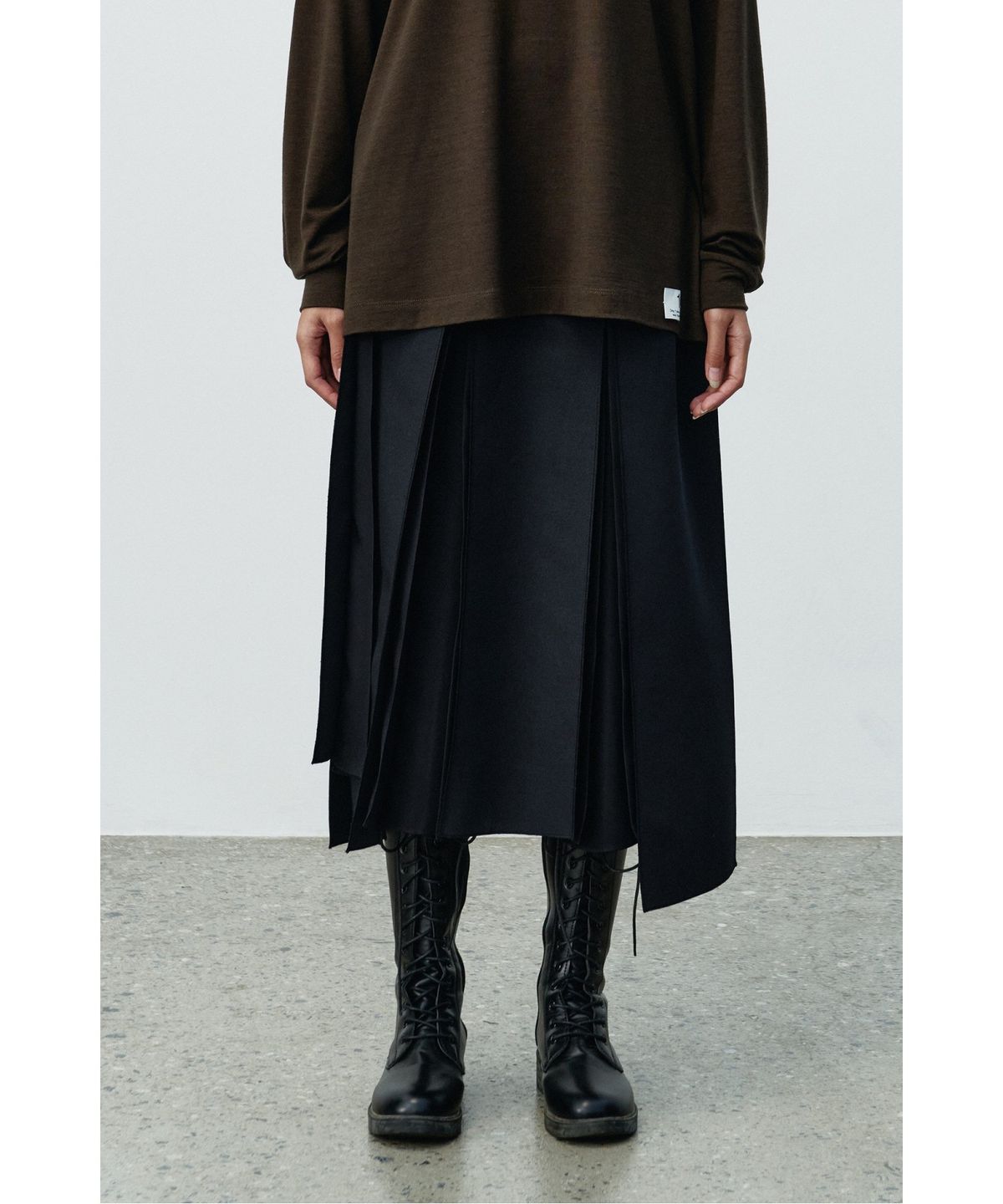 래코드(RECODE) Unbalanced Pleats Skirt RQKAA25593BKX