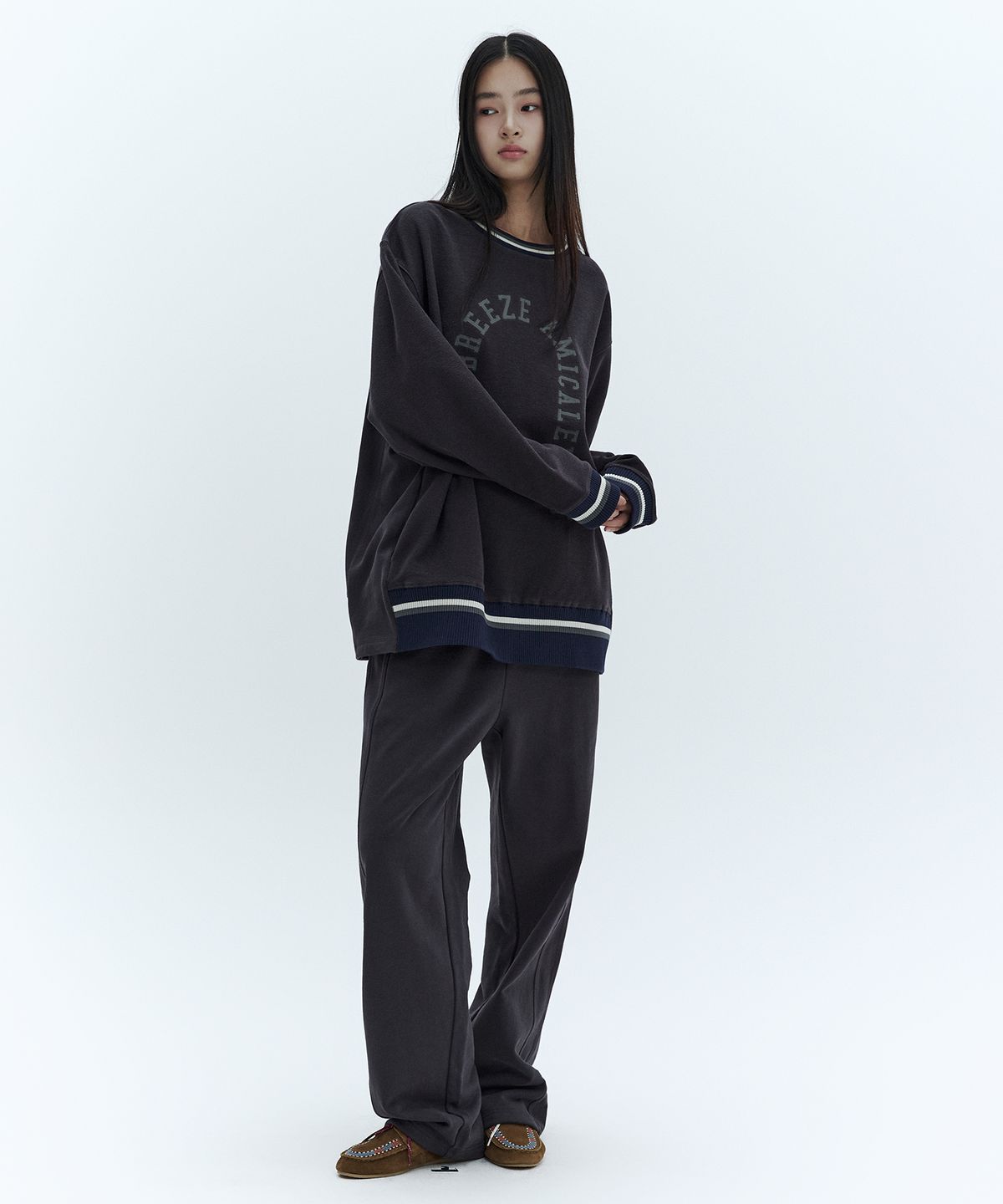 시티브리즈(CITYBREEZE) 사이드 라인 2WAY 스웨트 팬츠_CHARCOAL