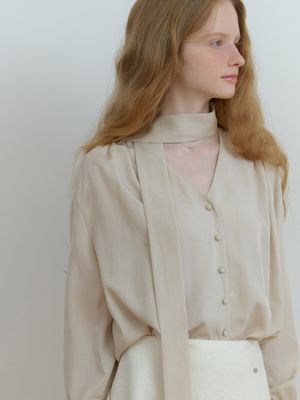 Moa scarf blouse (beige)