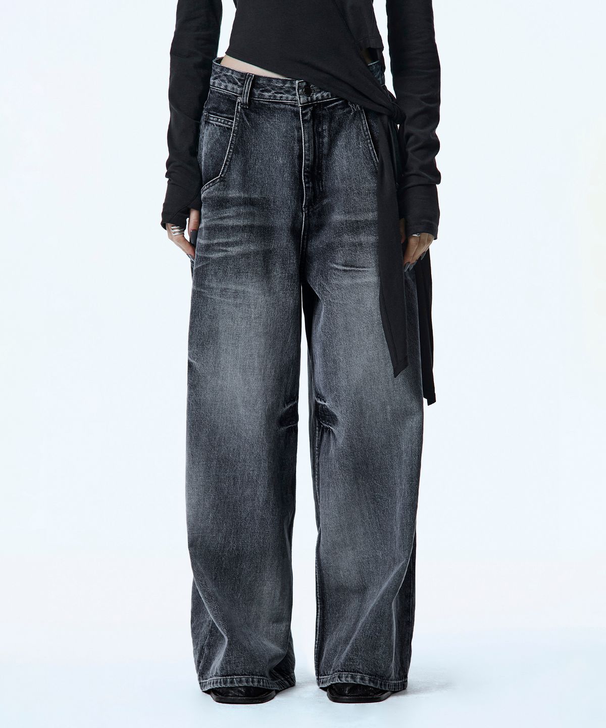 트리밍버드(TREEMINGBIRD) Handcrafted Faded Denim Pants [ Dark Gray ]