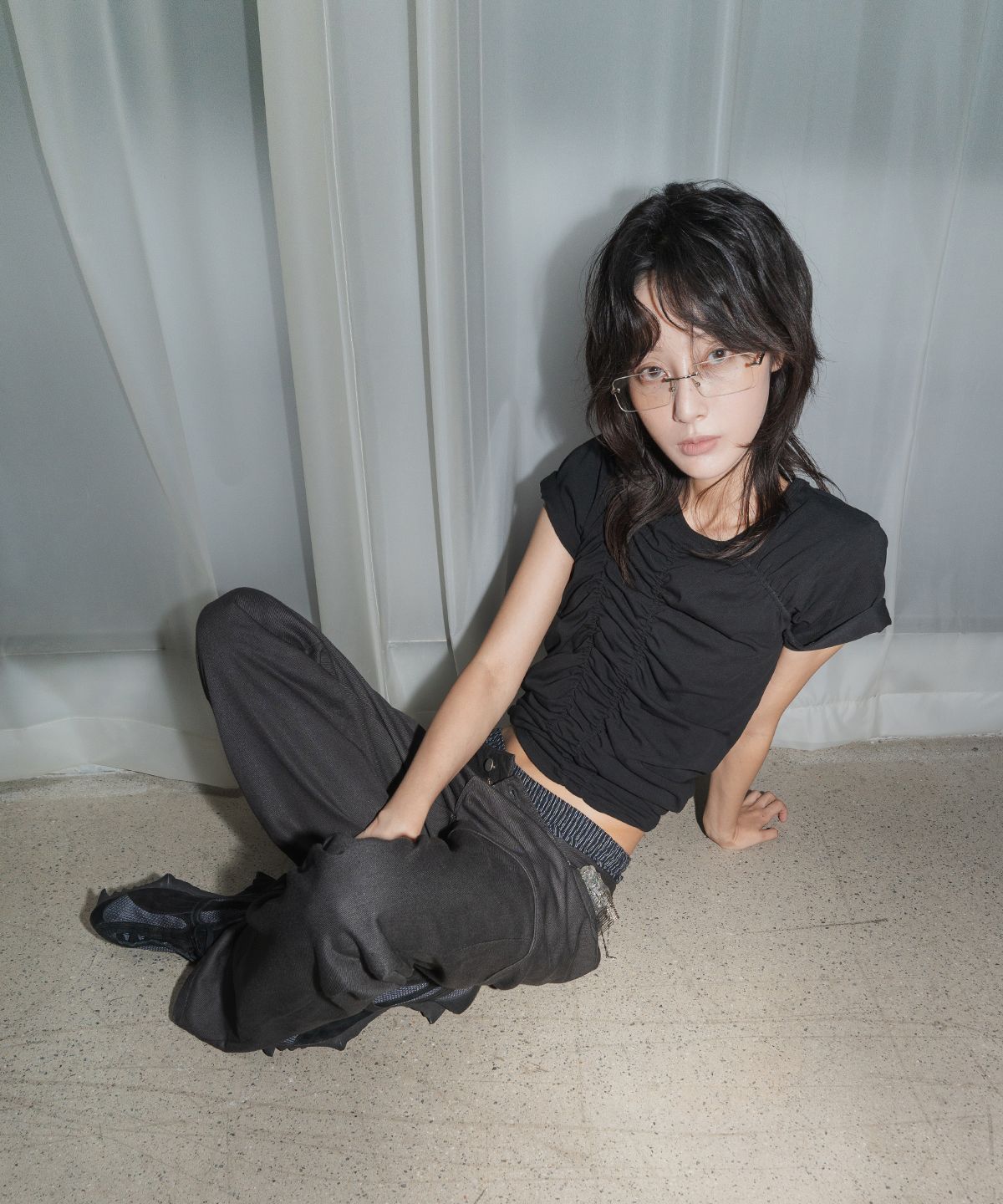 모산(MOSAN) CONTRAST BOOTCUT PANTS (CHARCOAL)