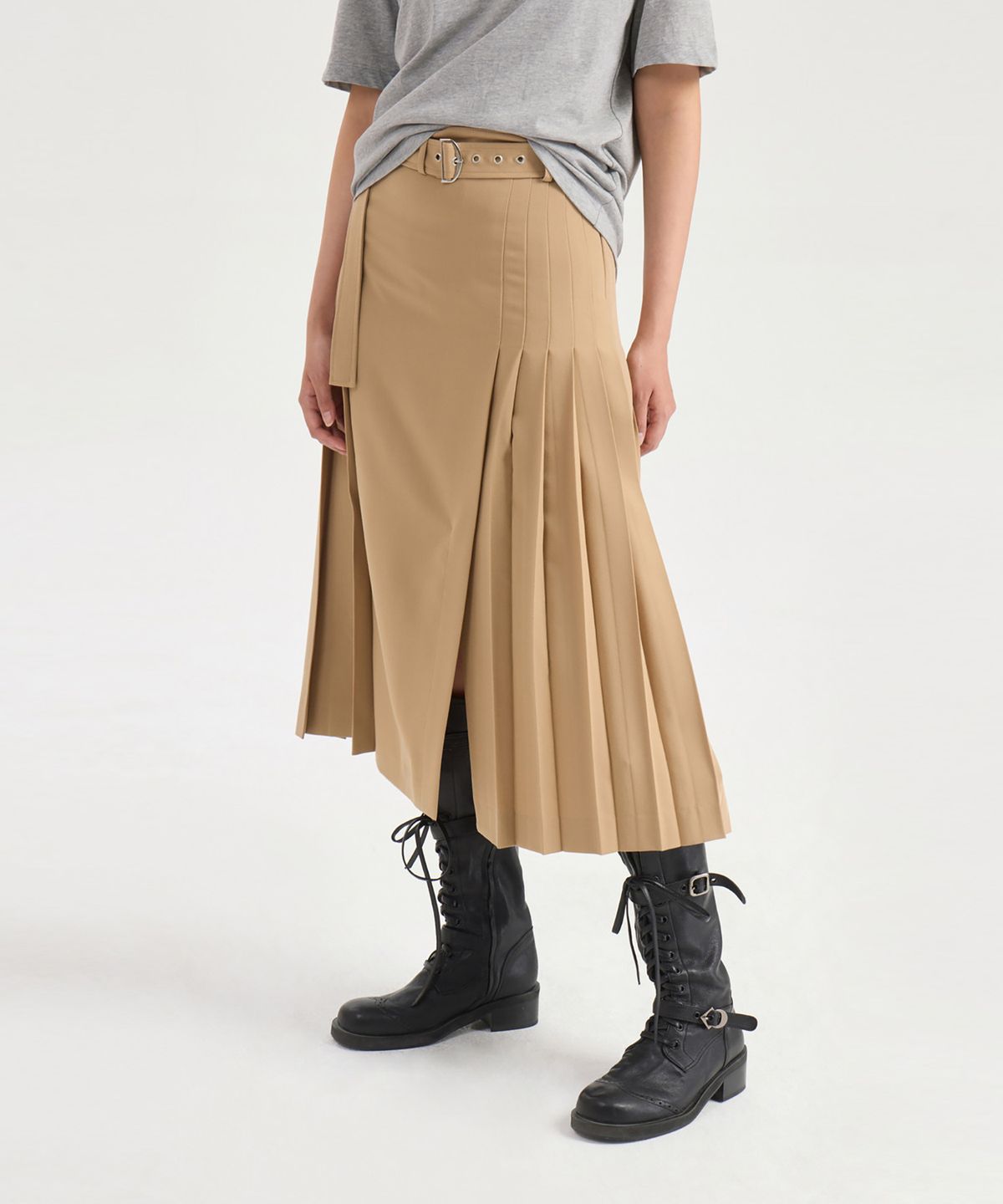 럭키슈에뜨(LUCKY CHOUETTE) Belt Point Long Pleated Skirt (beige) LFKAM25440BEX